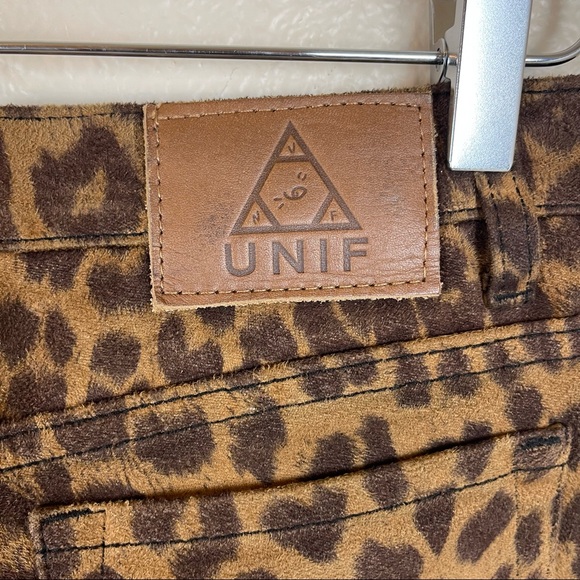 UNIF LEOPARD PRINT FAUX SUEDE SKINNY JEANS - Picture 7 of 9